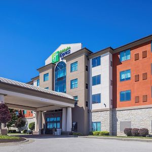 Holiday Inn Express & Suites Kansas City Airport, An Ihg Hotel